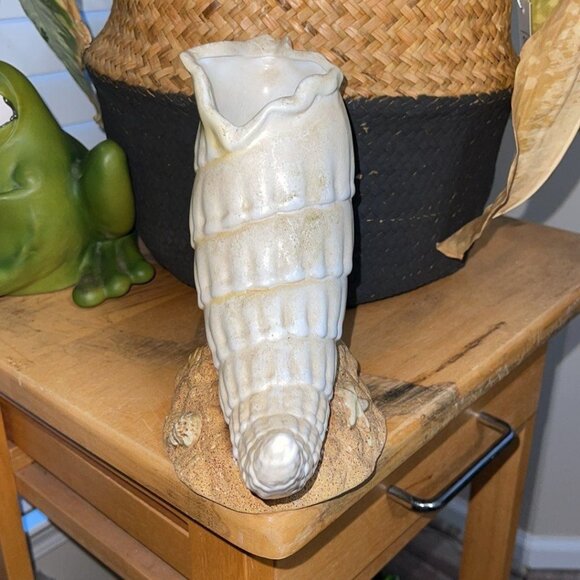 Vintage T/C Shell Horn Ceramic Planter Vase - Picture 2 of 8